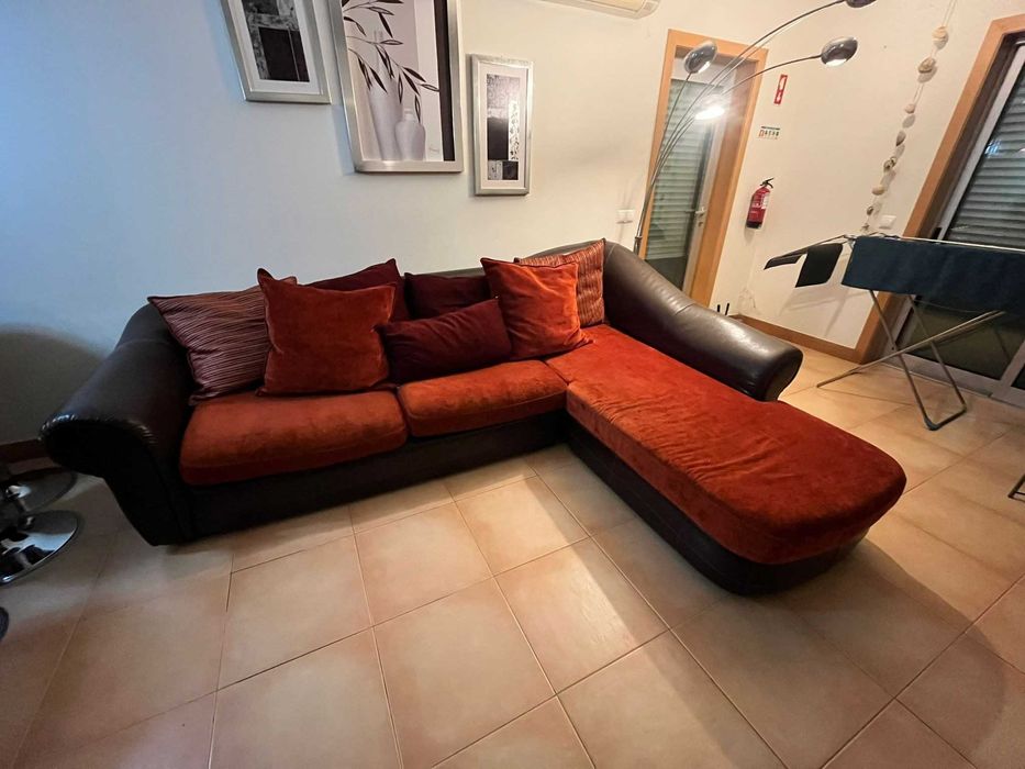 Sofá de 3 lugares com Chaise Longue - (inclui as almofadas) -  150 €