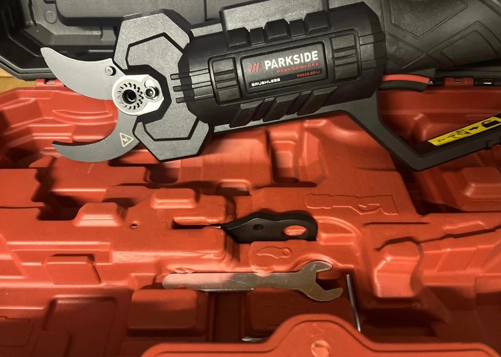 Tesoura 20v Performance
