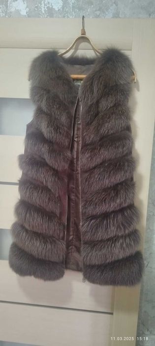 Жилет з хутра песця