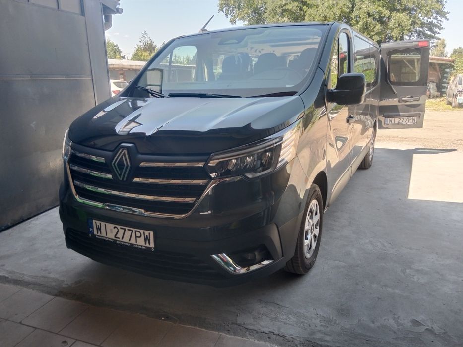 Wynajem busa Mercedes Vito 7 8 9 osobowy