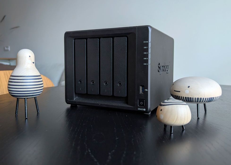 Продам мережеве сховище (NAS) Synology DS423+ / Ідеальний стан