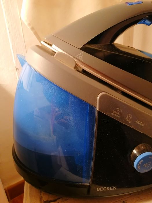 Ferro de engomar com caldeira