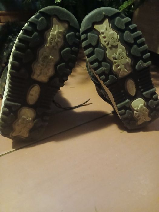 31 śniegowce czarne