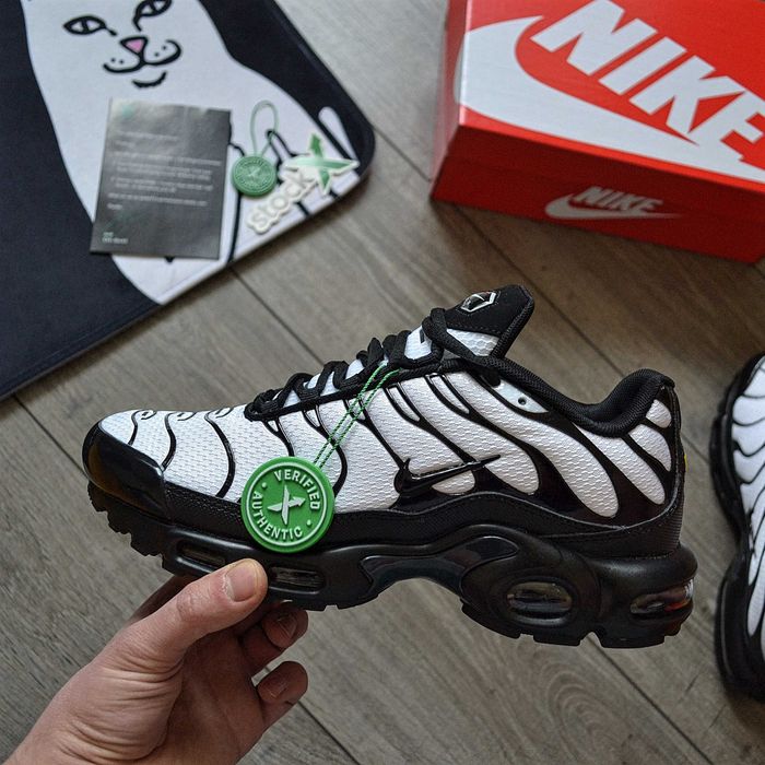 Чоловічі кросівки Nike Air Max Plus Tn 'Black\White' Розміри 40-45