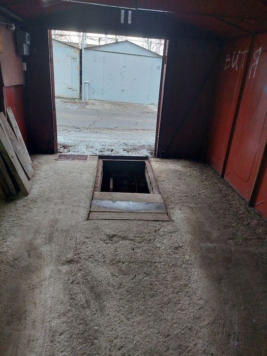 Гараж Жигулі волговський з підвалом