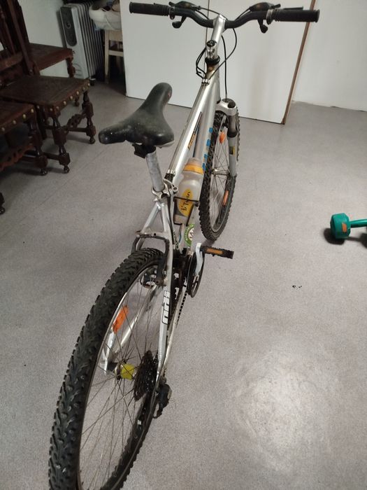 Bicicleta em alumínio