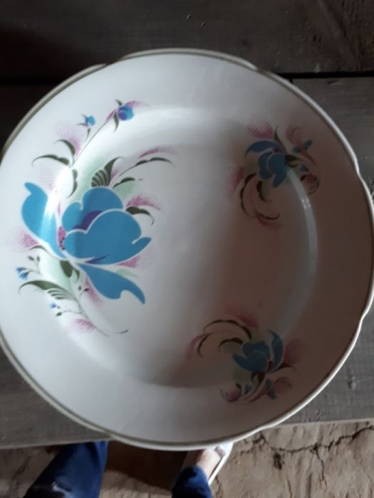 Сервиз фарфоровый