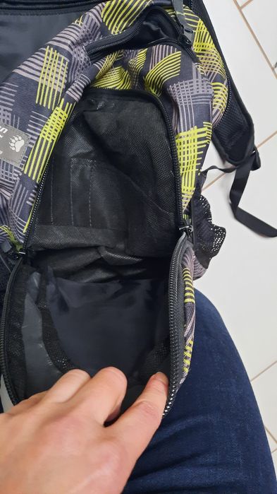 Plecak Aron mnóstwo kieszeni
