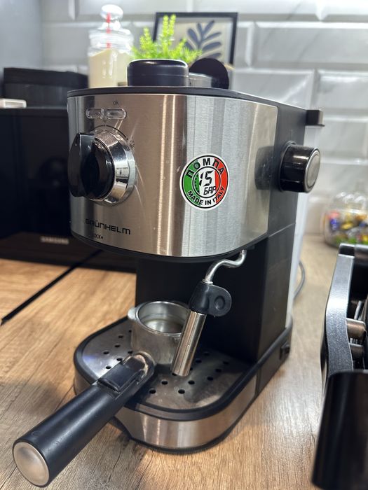 Кавоварка Кофеварка Кавомашина Grunhelm GEC17