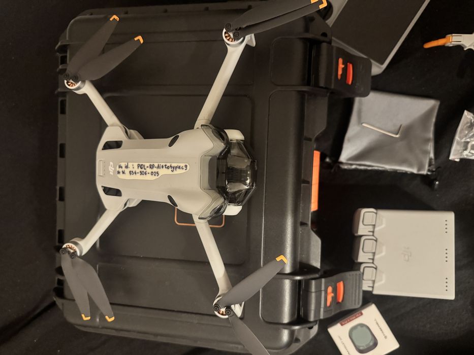 Dji mini 4 pro fly more combo + sunnykit