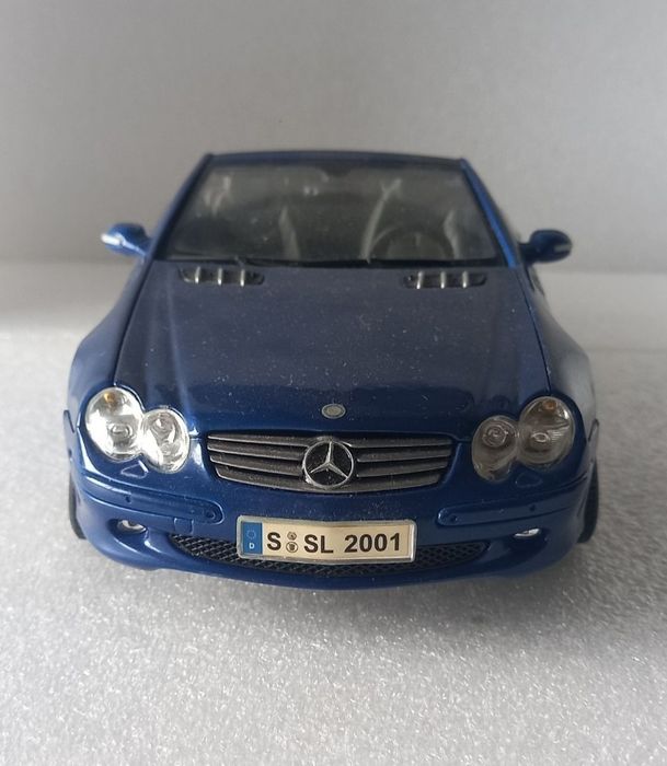 Mercedes-Benz sl-class escala 1:18 (sem caixa)