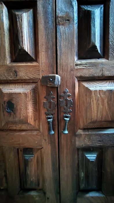 Móvel Rústico em madeira de mogno encerado