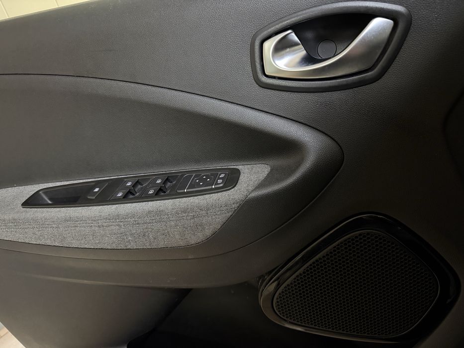 Renault Zoe roxo (Baterias próprias)