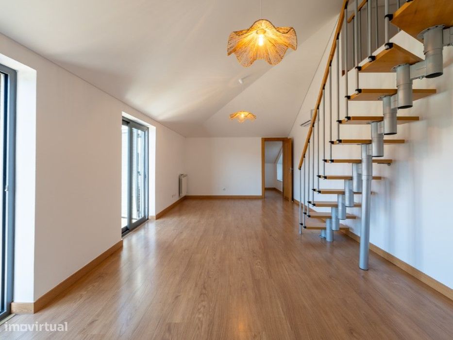 Apartamento T1+2 para arrendamento sem móveis, em condomínio privad...