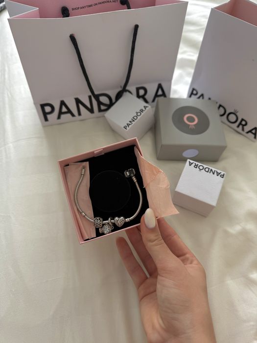 Продам браслет від PANDORA з намистинами Оригінал