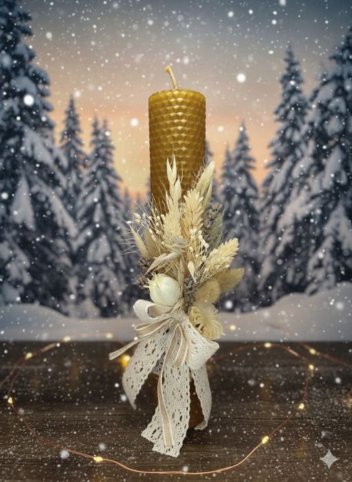 Стрітенські та Великодні декоровані  свічки із вощини