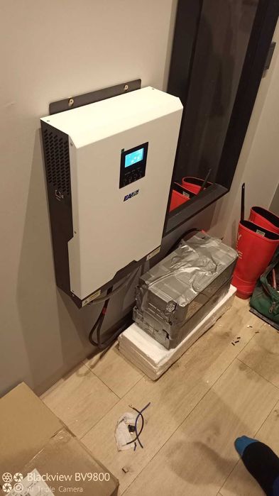 Ремонт інверторів гібридних сонячних  .підключення запуск