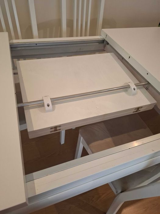 Mesa Jantar Branca + 4 Cadeiras+ 2 poltronas