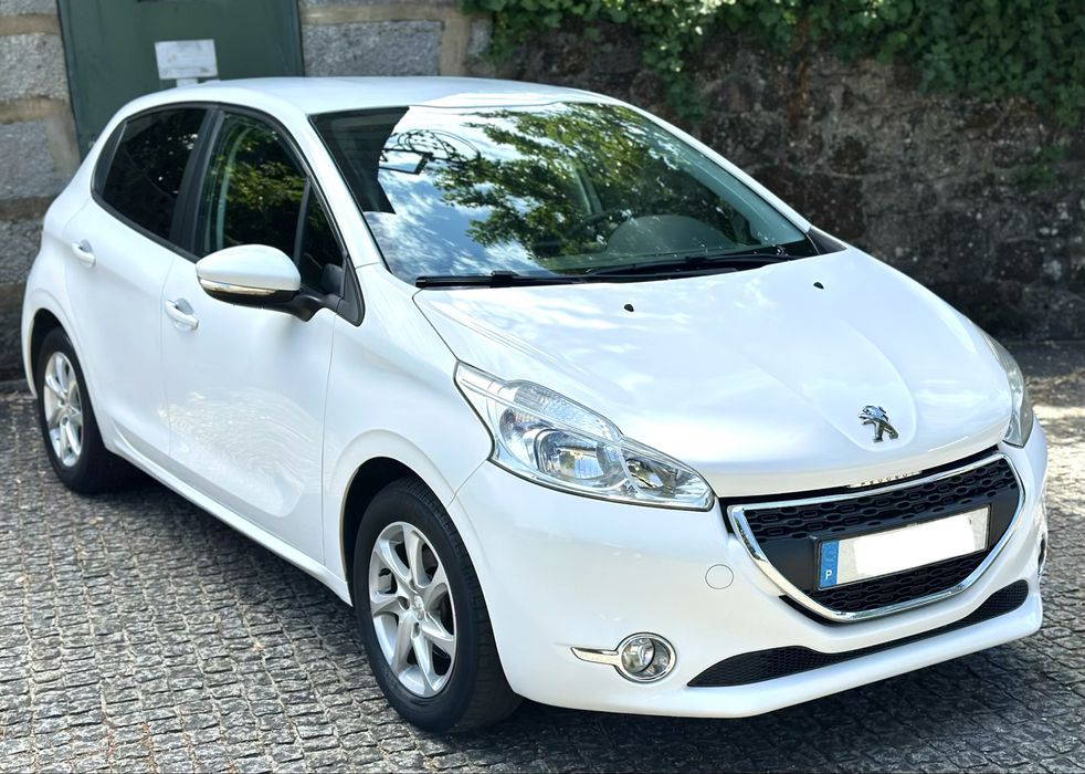 Peugeot 208 — fotografia 2