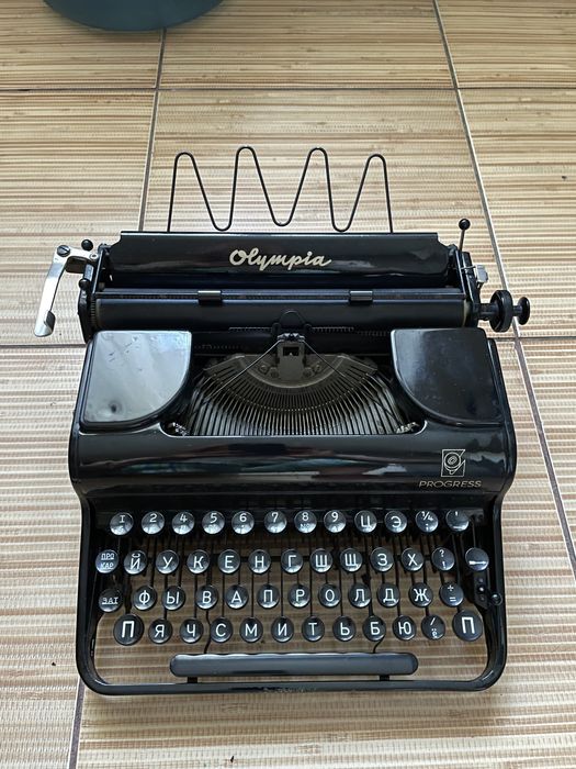 Печатная друкарська машинка Olympia