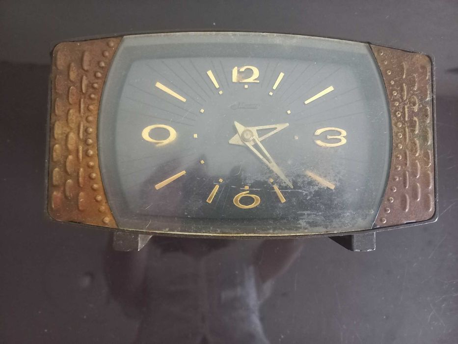 Продам настільний годинник часы СССР Маяк механика
