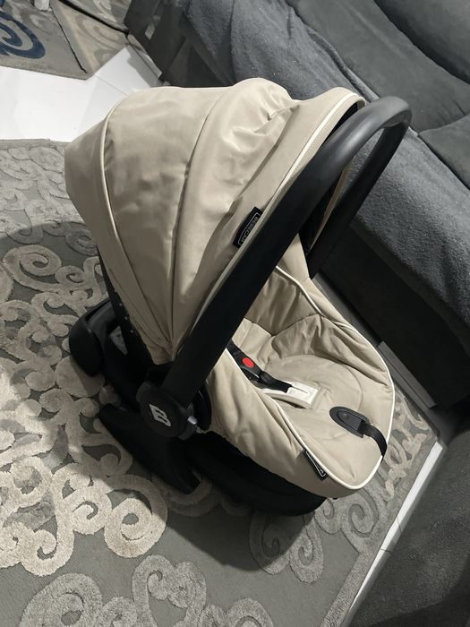 Carrinho de bebe como novo em boas condicoes para desocupar alguma duv