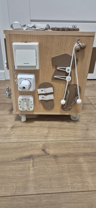 Drewniana kostka manipulacyjna