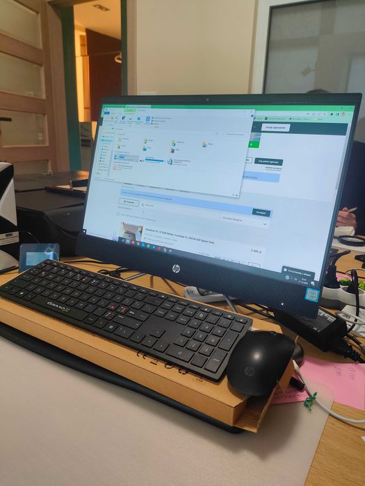 HP 22-c0004nw All-in-One Desktop PC