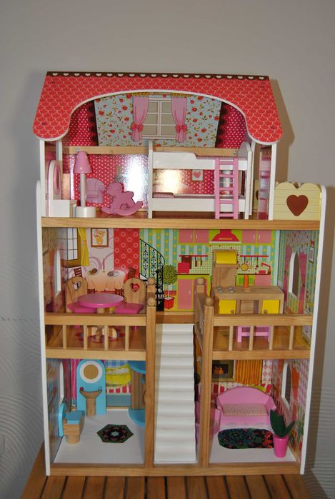 Domek dla lalek drewniany