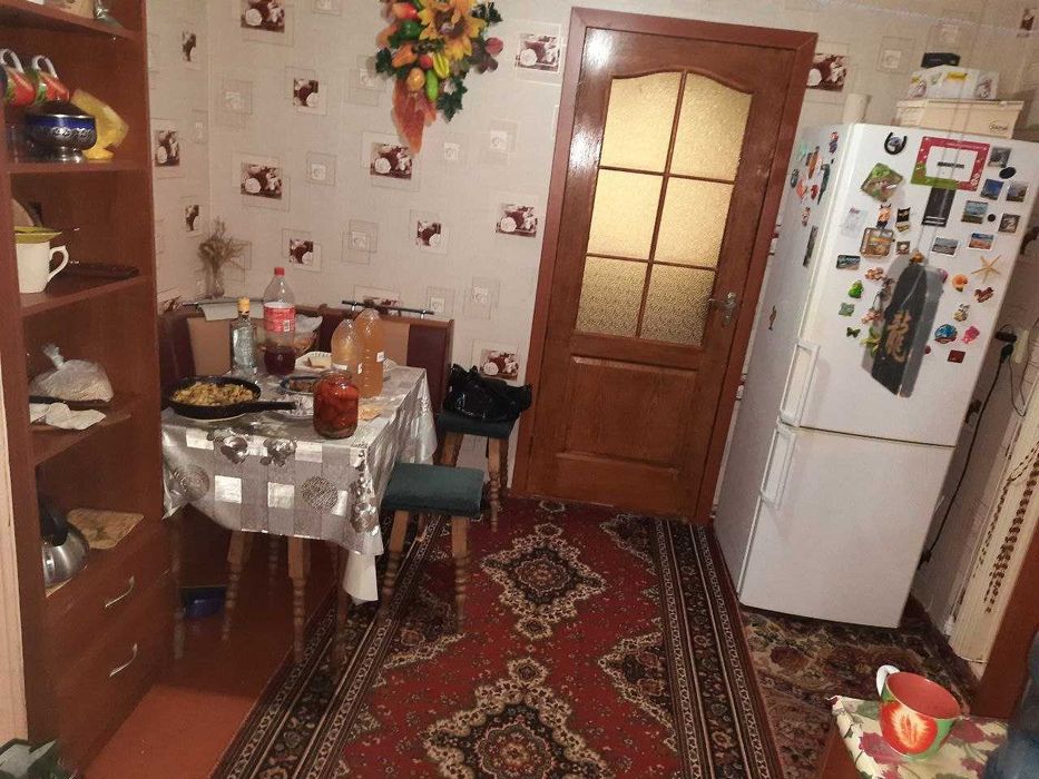 Продам дві кімнати в гуртожитку!!