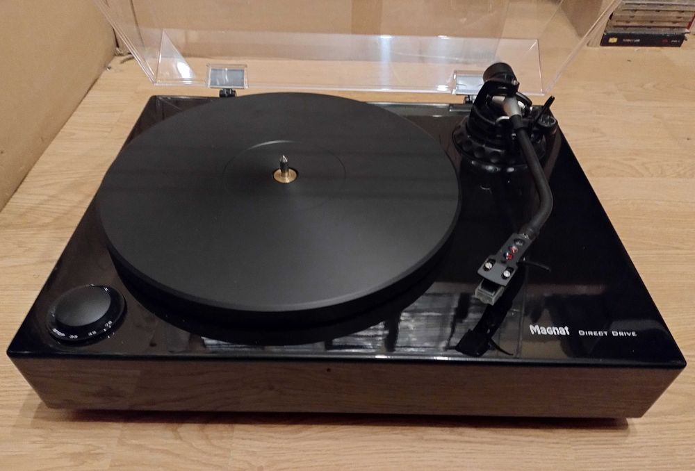Gramofon Magnat TT 990