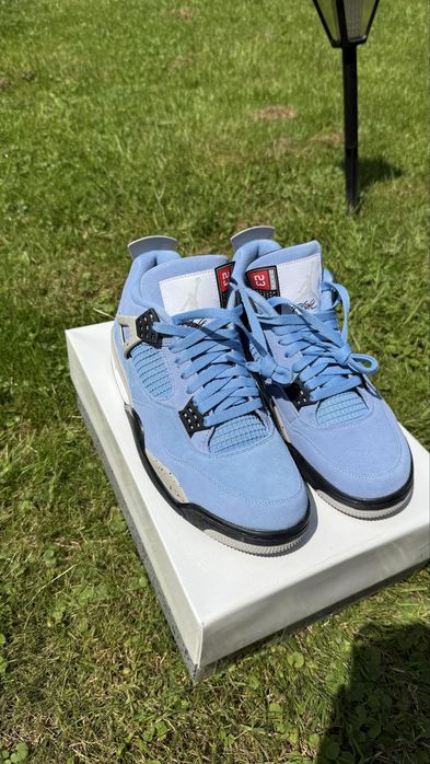 Buty Nike Jordan 4 Retro University