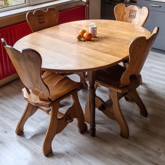 Piękny stół dębowy z 4 krzesłami