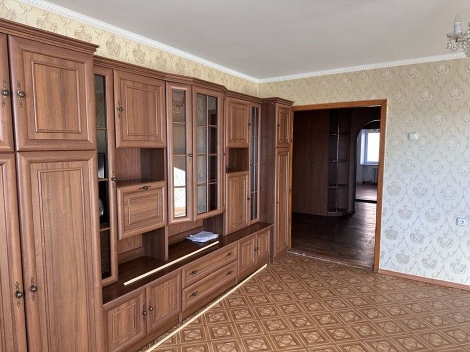 Продам елітну чотирикімнатну квартиру в центрі міста - 125 м².