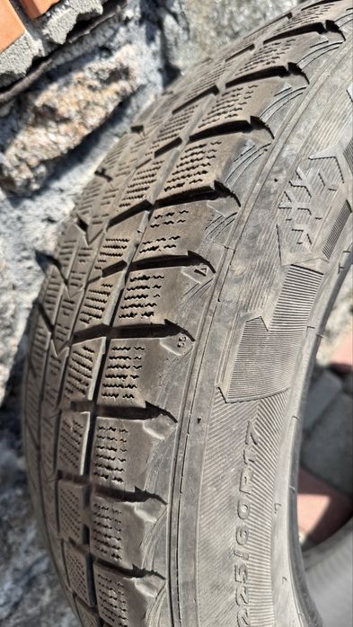 Резина шина колесо зимнє зима Roadstone Winguard Ice 225/60 r17