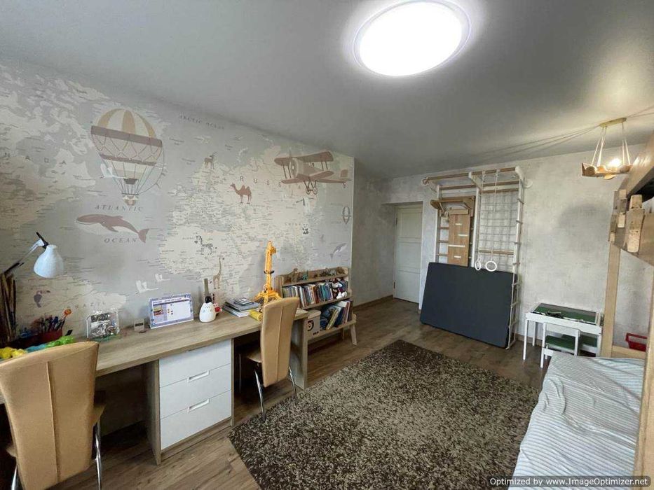 Продаю четырехкомнатную квартиру в Новострое на 12 Продольной д1