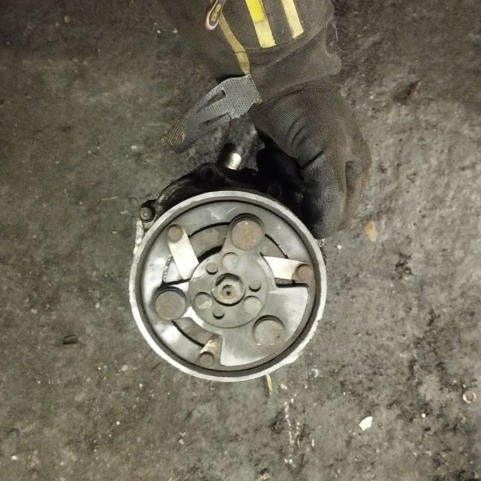 Volkswagen Golf audi A3 sprężarka klimatyzacji SS7V16