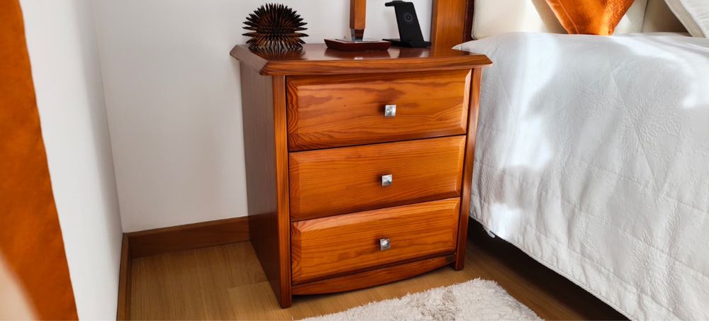 Mobilia de quarto em cerejeira