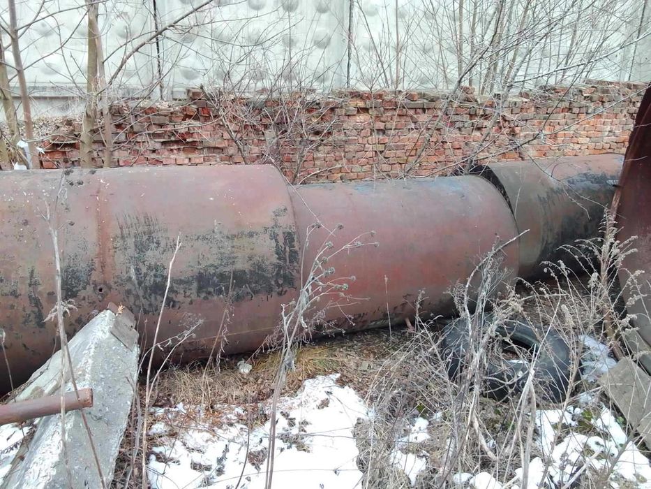 Продам 2(дві) вертикальні ємності обємом 60м3, вагою 4,5тн. та інш.