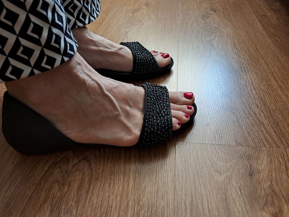 Крокси босоніжки crocs р.w7 устілка 24,5 см