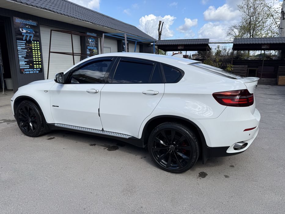 BMW x6 e71 2011 3,5 бензин