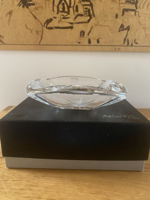 Cinzeiro Atlantis novo, na embalagem original