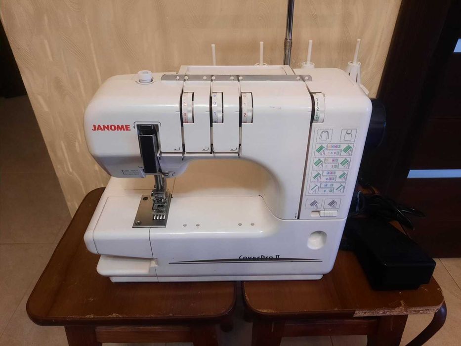 Розпошивальна машина Janome Cover Pro 2