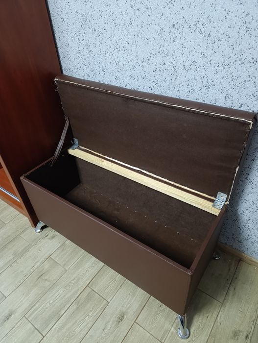 Мягкий диванчик с нишей