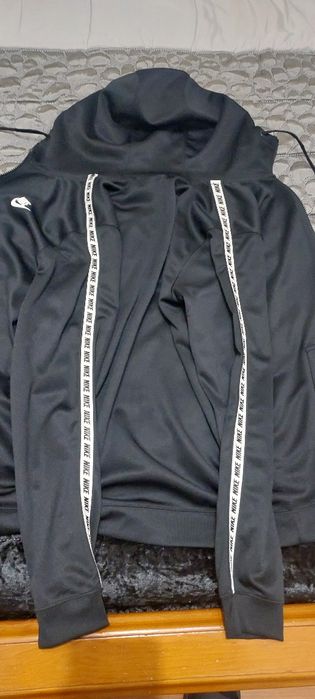 Casaco Nike novo