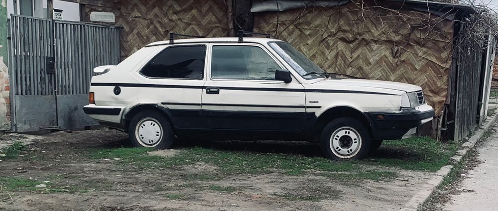Автомобіль Volvo 340
