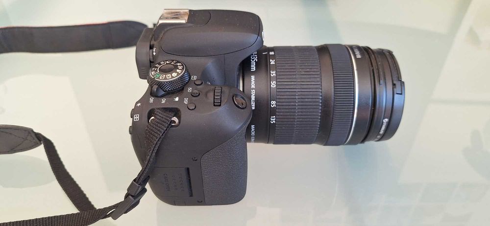Canon 800D + Objetiva 18-135 + 2 Baterias + Cartão 128GB + Bolsa Canon + Tripé hama
