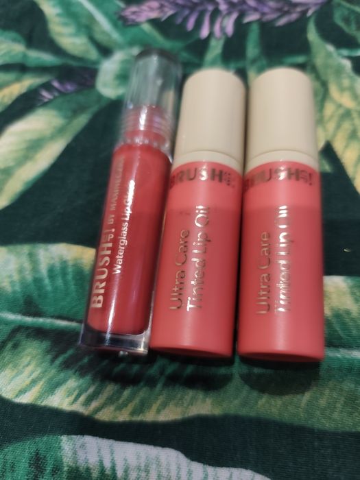 Zestaw kosmetyków cena za całość