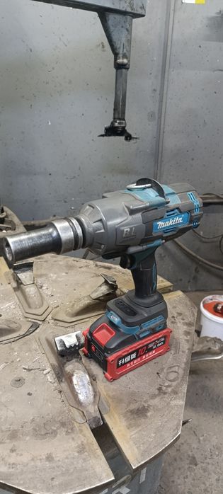 Гайковерт Makita Макіта  2100 nm.  в хорошому стані.