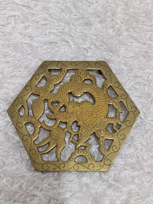 Mosiężna podstawka